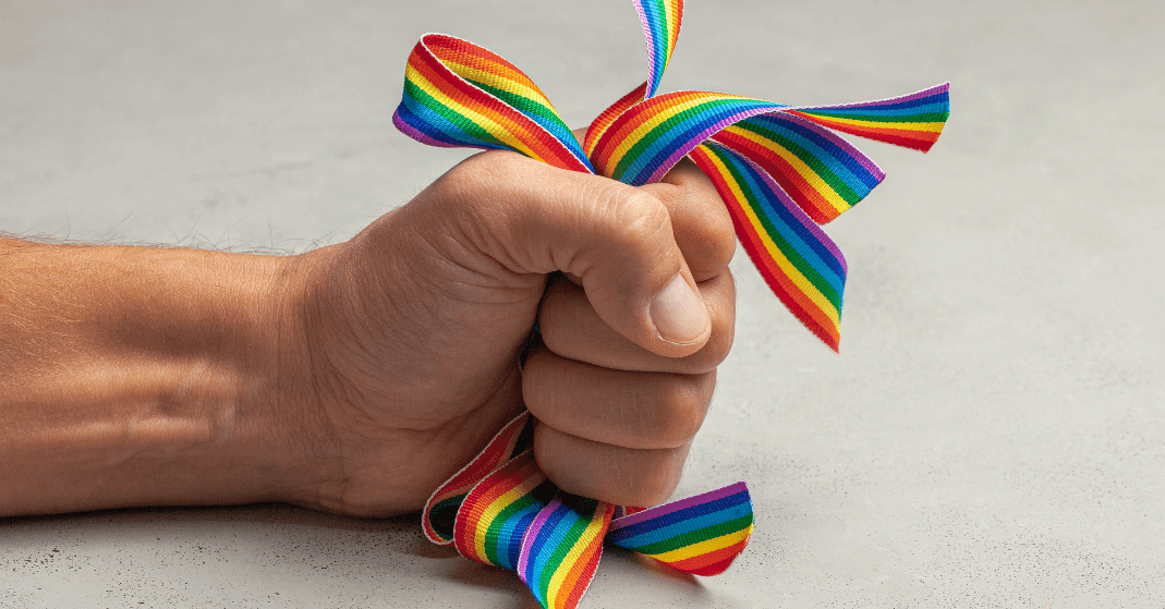 A Autenticah é um centro de saúde transdisciplinar dedicado a fornecer suporte emocional e mental para a comunidade LGBTQIAPN+.