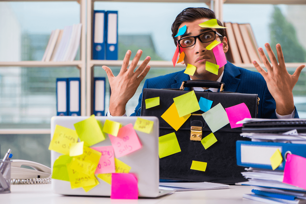 Sinais de esgotamento mental e fadiga cognitiva no TDAH em adultos.